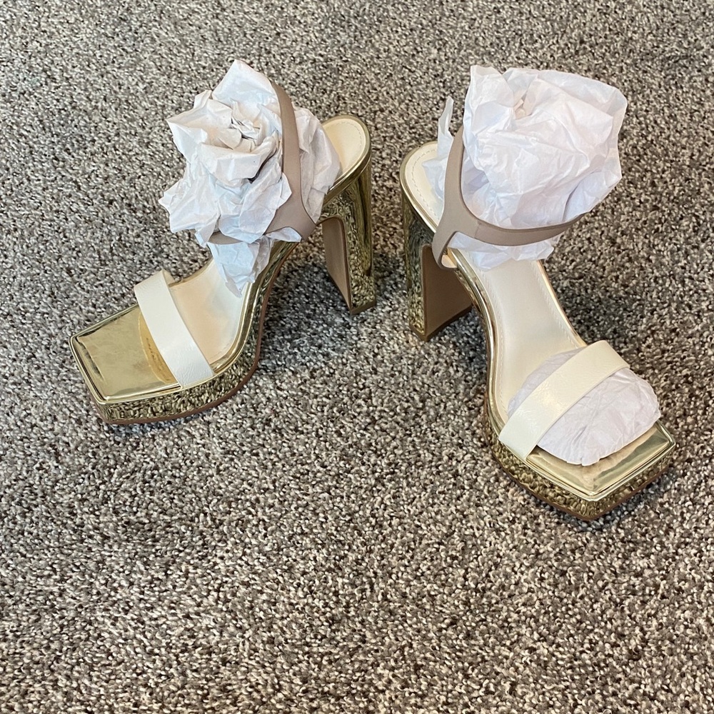 DKNY Elegant Cream and Gold Heels